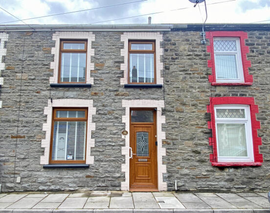 3 bed property, in Fell Street, £129,950