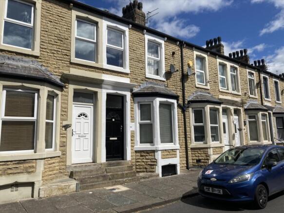 3 bed property, in Rosebery Avenue, £95,000