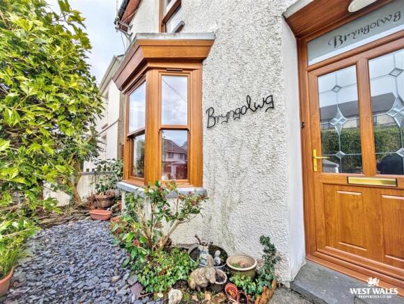 3 bed property, in Llanfihangel-Ar-Arth, £220,000