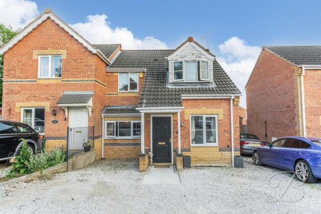 3 bed property, in Grange Road, £185,000