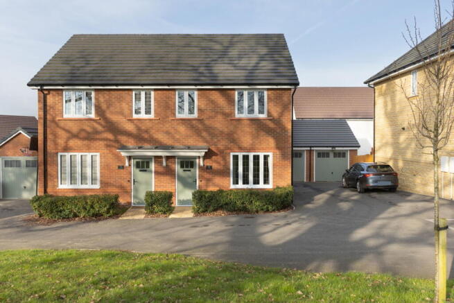 3 bed property, in Homestead Close, £360,000
