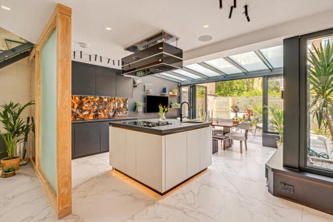 2 bed property, in London W14, £3,950,000