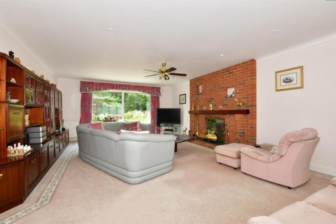4 bed property, in Fleets Lane, £1,350,000