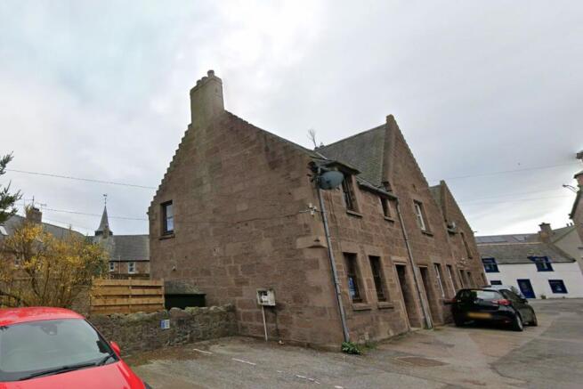 2 bed property, in 11, £141,000