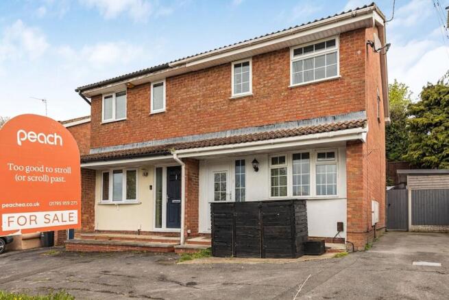 3 bed property, in Bryony Way, £265,000