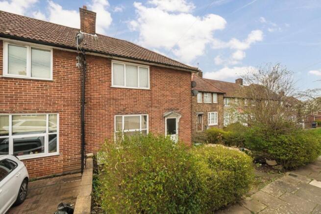 3 bed property, in Westcott Crescent, £500,000