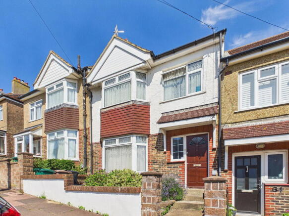 3 bed property, in Hertford Road, £500,000