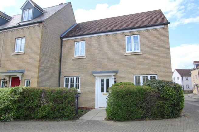 2 bed property, in Myrtle Drive, £240,000