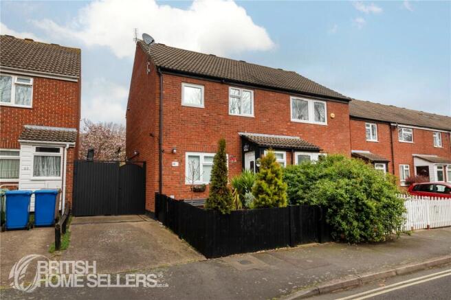 2 bed property, in Globe Pond Road, £690,000