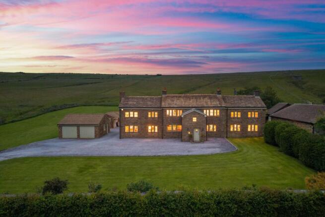 5 bed property, in Middle Brex Farm, £1,000,000