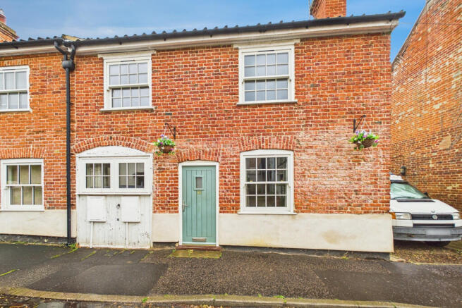 3 bed property, in Langley Road, £285,000