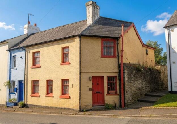 4 bed property, in 21 Church Street, £68,000
