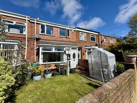 3 bed property, in St. Johns Terrace, £110,000
