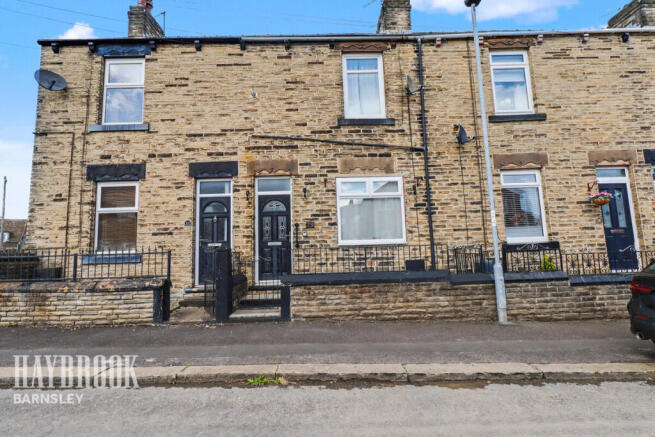 3 bed property, in Smithy Wood Lane, £140,000