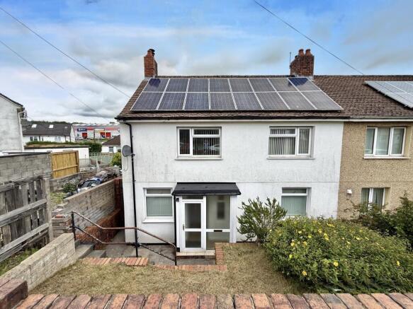 3 bed property, in Mitchell Crescent, £180,000