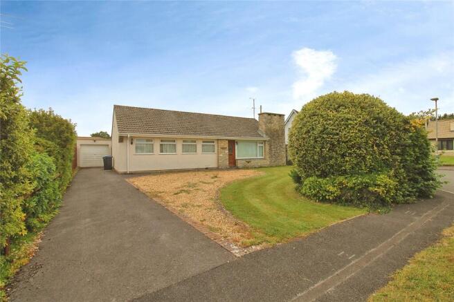 3 bed property, in Ashton Rise, £375,000
