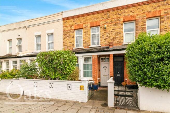 3 bed property, in Colmer Road, £650,000
