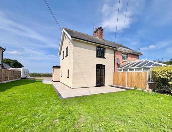 3 bed property, in Hobland Road, £280,000