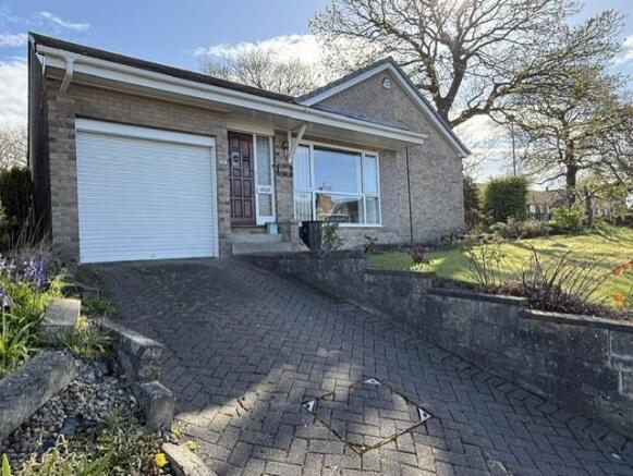 3 bed property, in Paddock Wood, £289,950