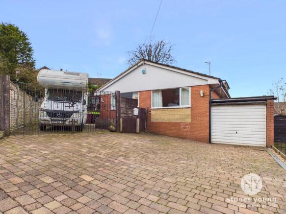 4 bed property, in Openshaw Drive, £285,000