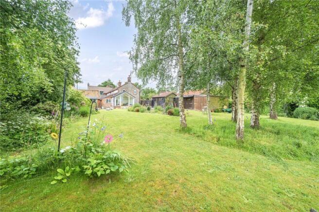 2 bed property, in Wells Road, £475,000