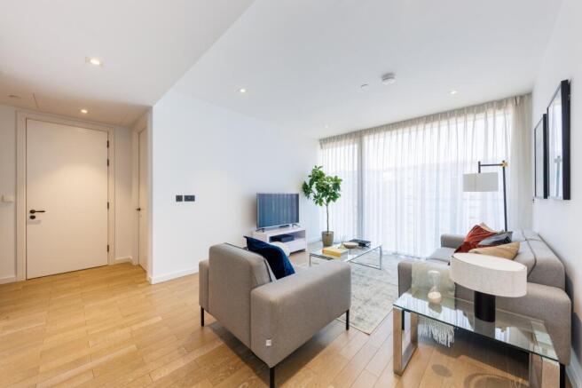 2 bed property, in L-001203, £950,000