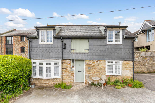 2 bed property, in The Coach House, £360,000