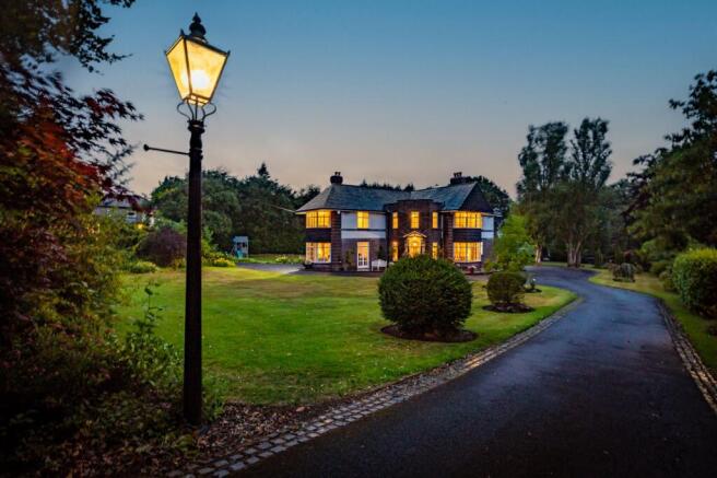 5 bed property, in Jacksons Edge Road, £1,750,000