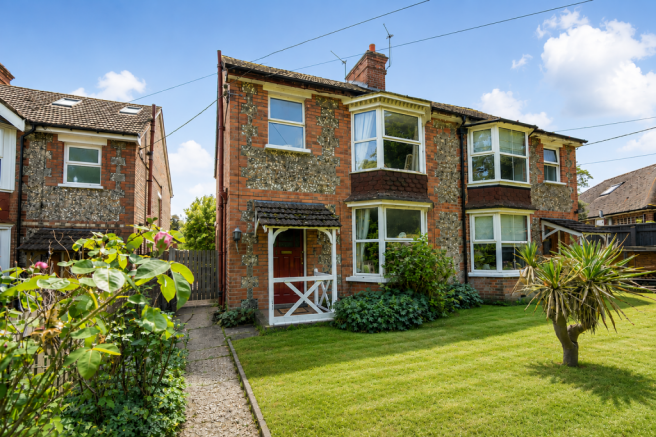 3 bed property, in Weyhill Road, £315,000