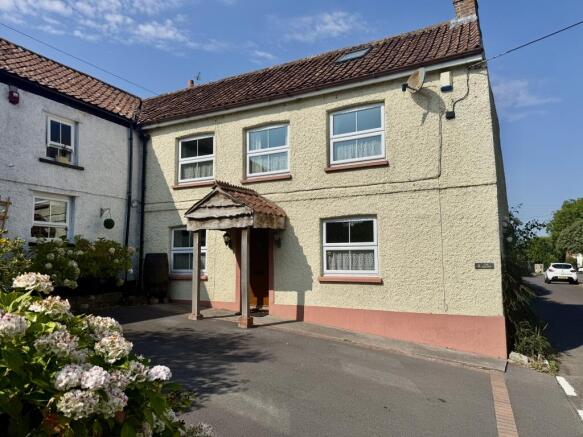 3 bed property, in The Square - Woolavington, £340,000
