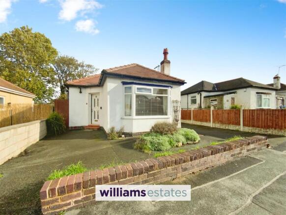 3 bed property, in St. Margarets Drive, £165,000