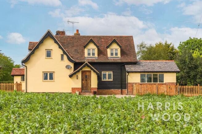5 bed property, in Faulkbourne, £650,000