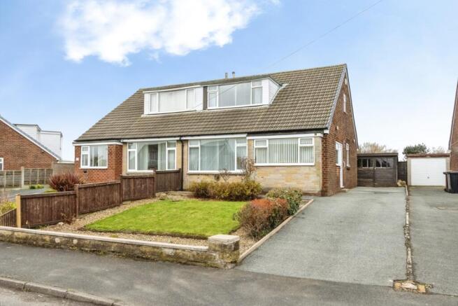 3 bed property, in Highfield Gardens, £285,000