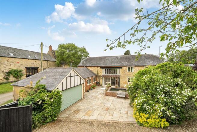 4 bed property, in Water Lane, £1,100,000