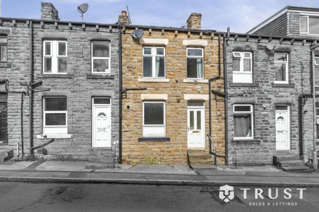 2 bed property, in Bromley Street, £69,000