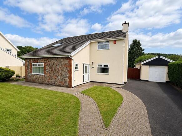 4 bed property, in Parklands Road, £450,000