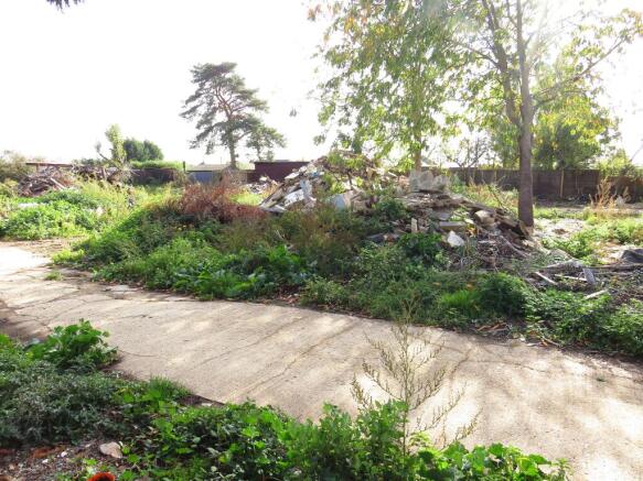 Studio, in Flaggrass Hill Road, £225,000