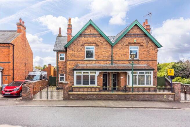 2 bed property, in Westgate, £349,950