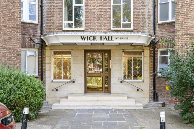 3 bed property, in Furze Hill, £450,000