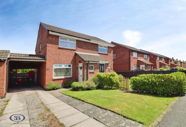 2 bed property, in Mablins Lane, £145,000