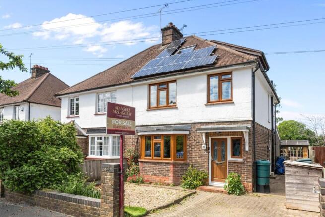 4 bed property, in Hurst Avenue, £600,000