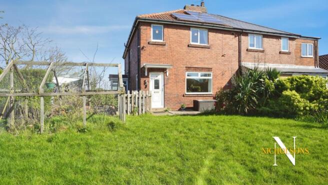 3 bed property, in An extended three bed on a great plot on Main Street, £275,000