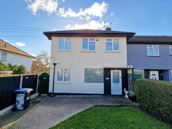 3 bed property, in Chaplin Road, £599,950