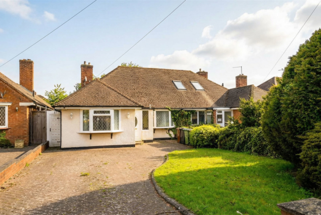 3 bed property, in Melton Avenue, £300,000