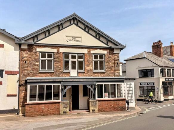 3 bed property, in High Street, £325,000