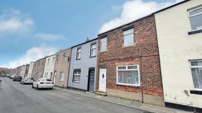 2 bed property, in Hartington Street, £72,500