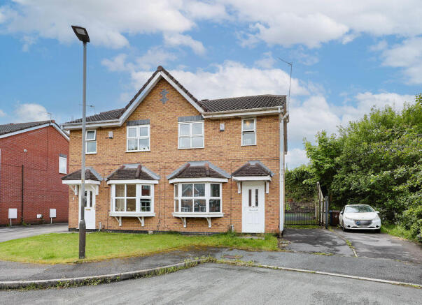 3 bed property, in Kellaton Close, £169,995