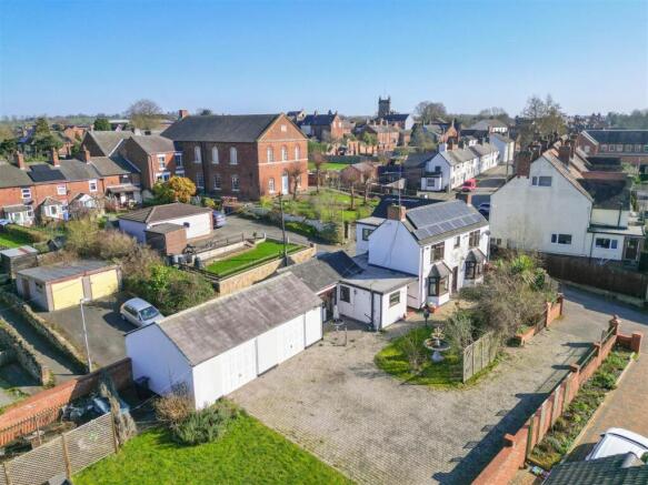 3 bed property, in York Close, £475,000
