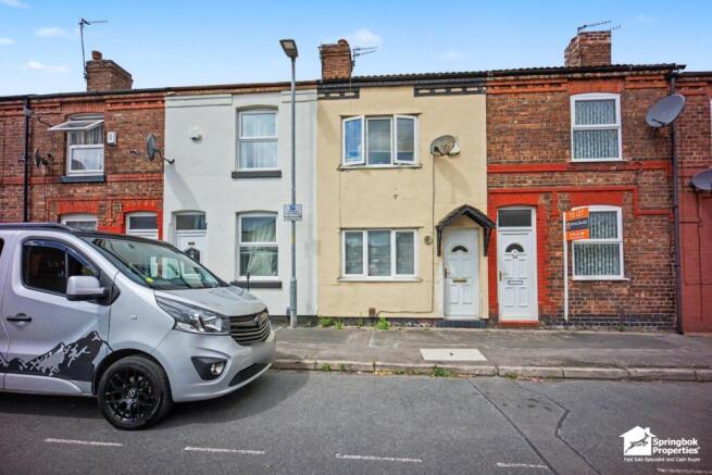 2 bed property, in Earl Street, £140,000