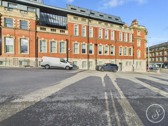 1 bed property, in North Street, £115,000